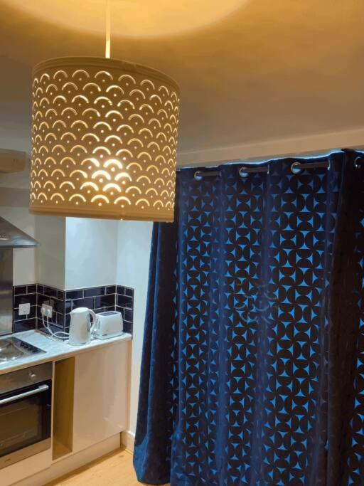 Broad Street -central-couples-1 Bedroom *